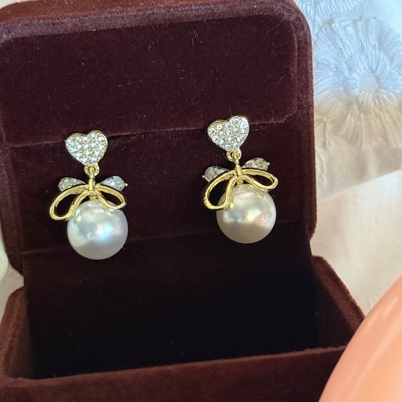 Gold Bow Pearl Earrings - Picture 2 of 3